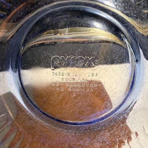 Pyrex - Cobalt Blue Ribbed Glass Bowl - Picture 3 of 4